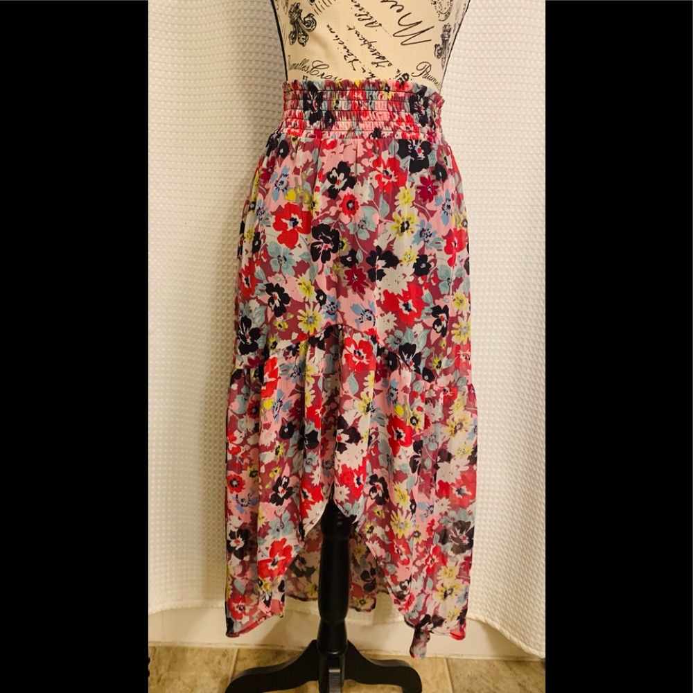 4/25 Wet seal women floral skirt size XS